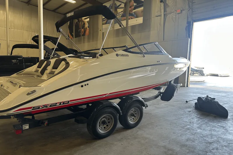 Slide: The Image of Yamaha SX 210 2021 - 4