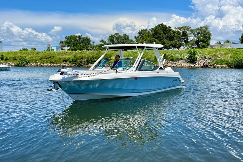 Slide: The Image of Boston Whaler 240 VANTAGE 2023 - 3