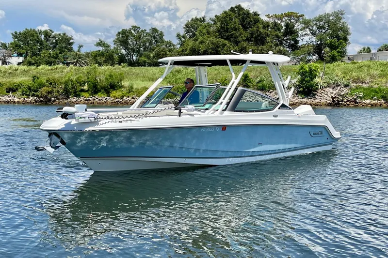 Slide: The Image of Boston Whaler 240 VANTAGE 2023 - 5