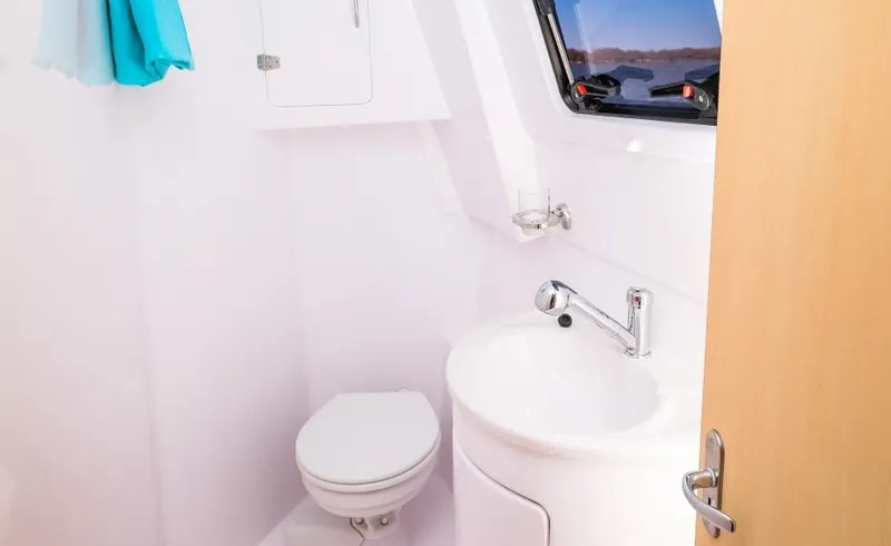 Slide: The Image of Mfr Image: Seawind 1260 Heads - 12