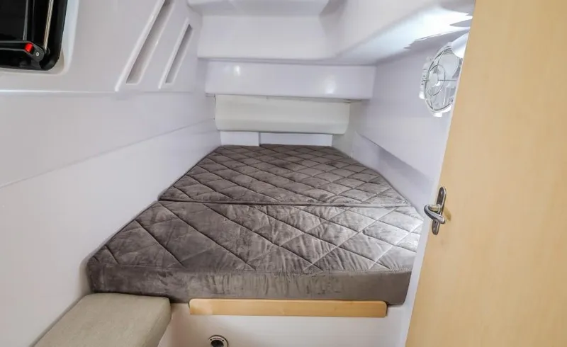 Slide: The Image of Mfr Image: Seawind 1260 Cabin - 13