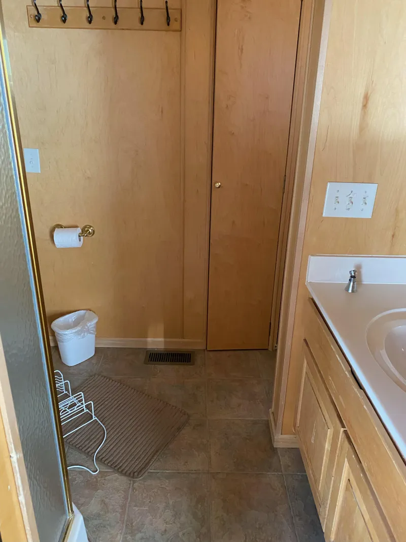 Slide: The Image of Bathroom in 2003 Stardust Cruisers Red Rock Retreat Week 26 houseboat. - 12