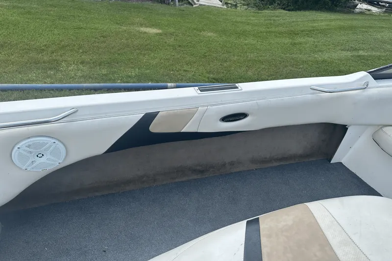 Slide: The Image of Malibu SUNSETTER 21 2001 - 19