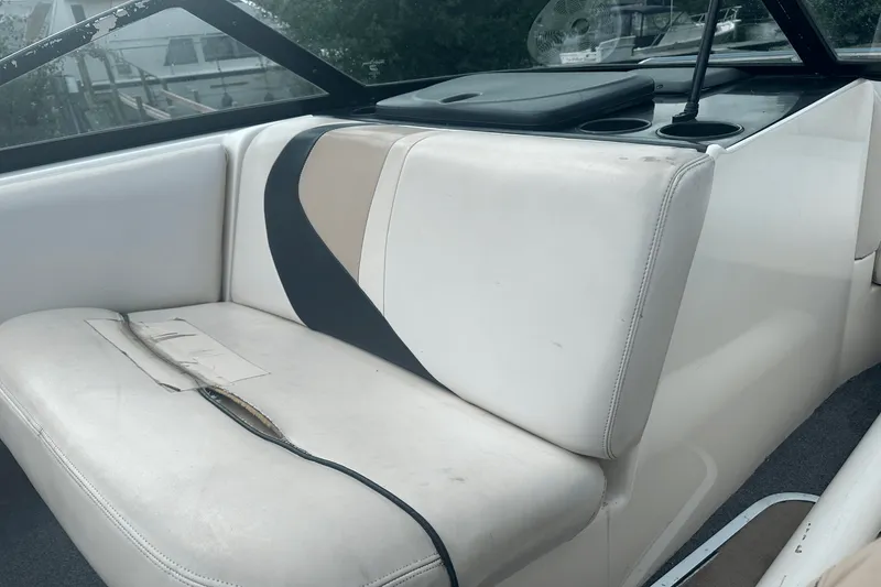 Slide: The Image of Malibu SUNSETTER 21 2001 - 8