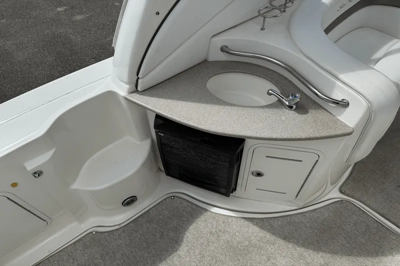 Slide: The Image of Sea Ray 320 Sundancer 2007 - 15