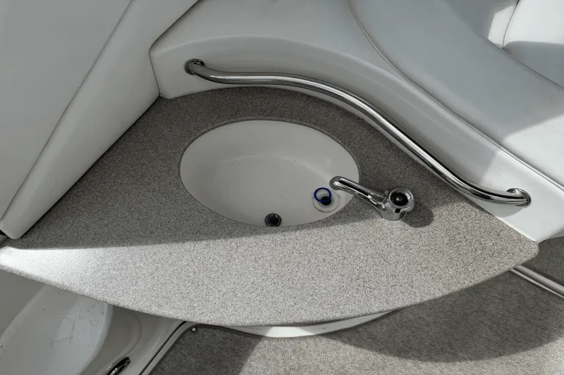 Slide: The Image of Sea Ray 320 Sundancer 2007 - 18