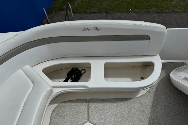 Slide: The Image of Sea Ray 320 Sundancer 2007 - 20