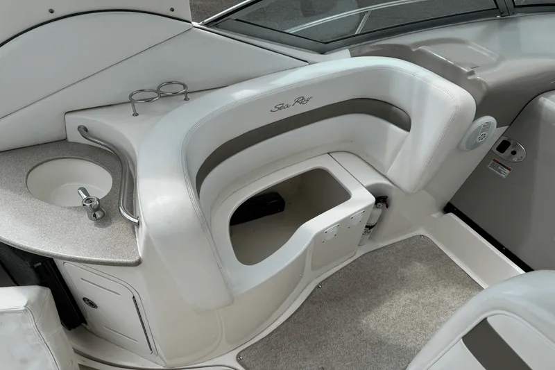 Slide: The Image of Sea Ray 320 Sundancer 2007 - 25