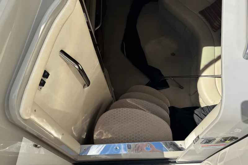 Slide: The Image of Sea Ray 320 Sundancer 2007 - 35