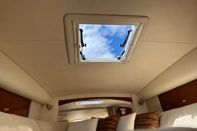 Slide: The Image of Sea Ray 320 Sundancer 2007 - 41