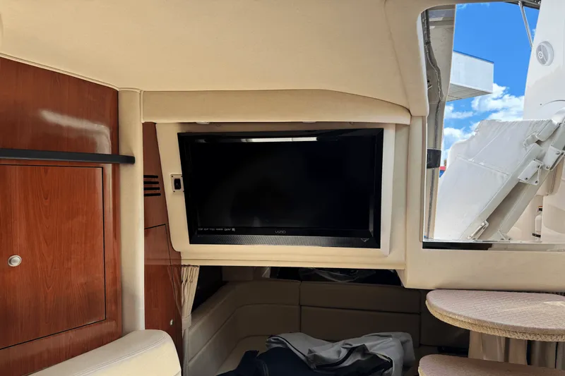 Slide: The Image of Sea Ray 320 Sundancer 2007 - 47