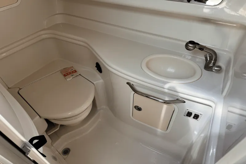 Slide: The Image of Sea Ray 320 Sundancer 2007 - 56