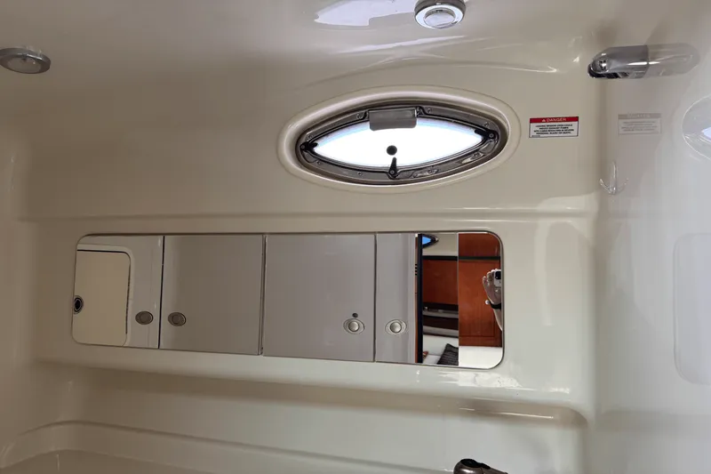 Slide: The Image of Sea Ray 320 Sundancer 2007 - 57