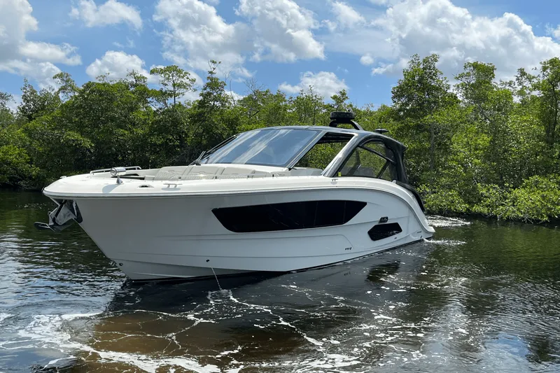 Slide: The Image of Sea Ray 370 SUNDANCER OUTBOARD 2024 - 2
