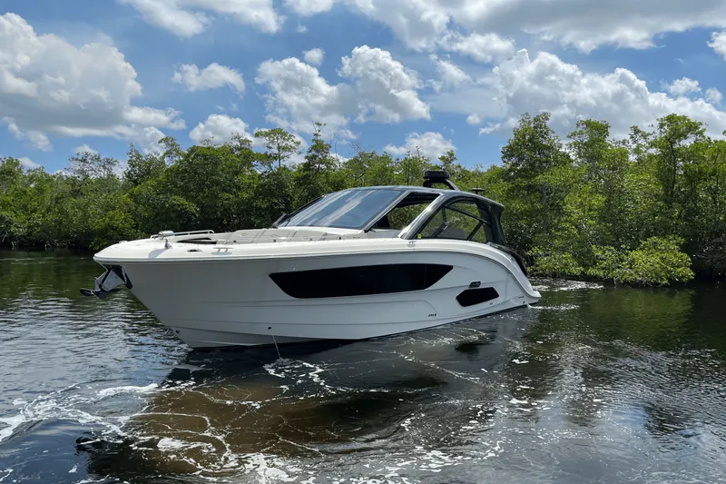 Slide: The Image of Sea Ray 370 SUNDANCER OUTBOARD 2024 - 3