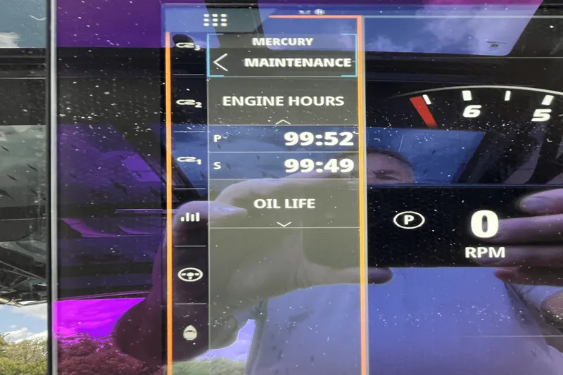 Slide: The Image of Sea Ray 370 SUNDANCER OUTBOARD 2024 - 35