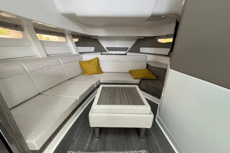 Slide: The Image of Sea Ray 370 SUNDANCER OUTBOARD 2024 - 36