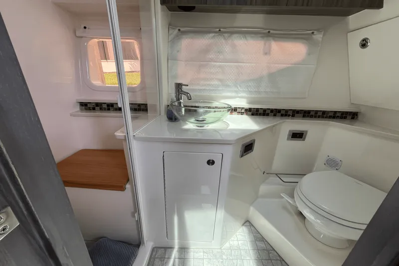 Slide: The Image of Sea Ray 370 SUNDANCER OUTBOARD 2024 - 45