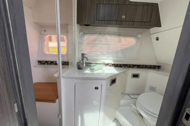 Slide: The Image of Sea Ray 370 SUNDANCER OUTBOARD 2024 - 46