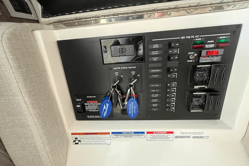 Slide: The Image of Sea Ray 370 SUNDANCER OUTBOARD 2024 - 47