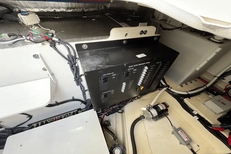 Slide: The Image of Sea Ray 370 SUNDANCER OUTBOARD 2024 - 51