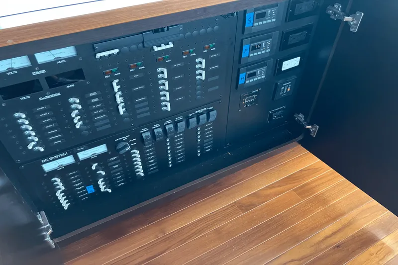 Slide: The Image of Tiara 50 COUPE 2016 - 63