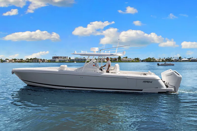 Slide: The Image of Intrepid 407 NOMAD FE 2024 - 2