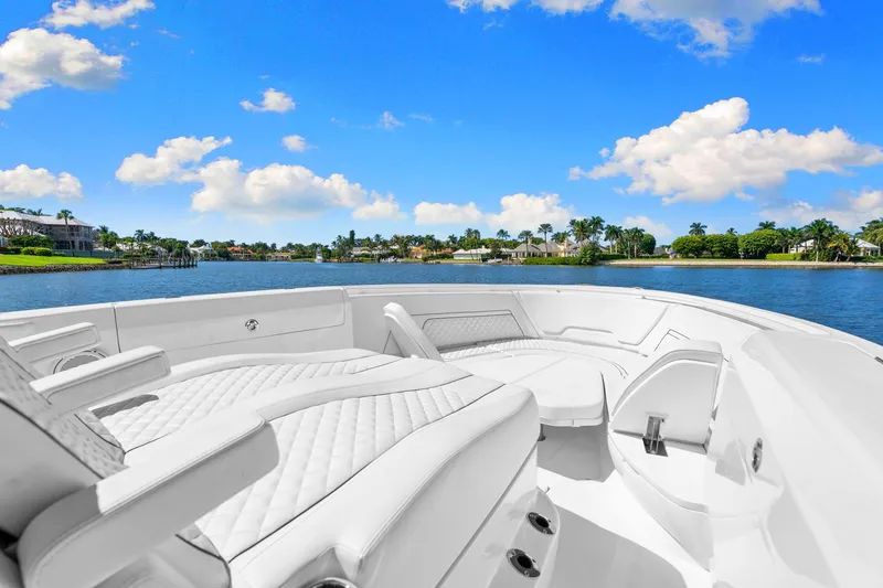 Slide: The Image of Intrepid 407 NOMAD FE 2024 - 24