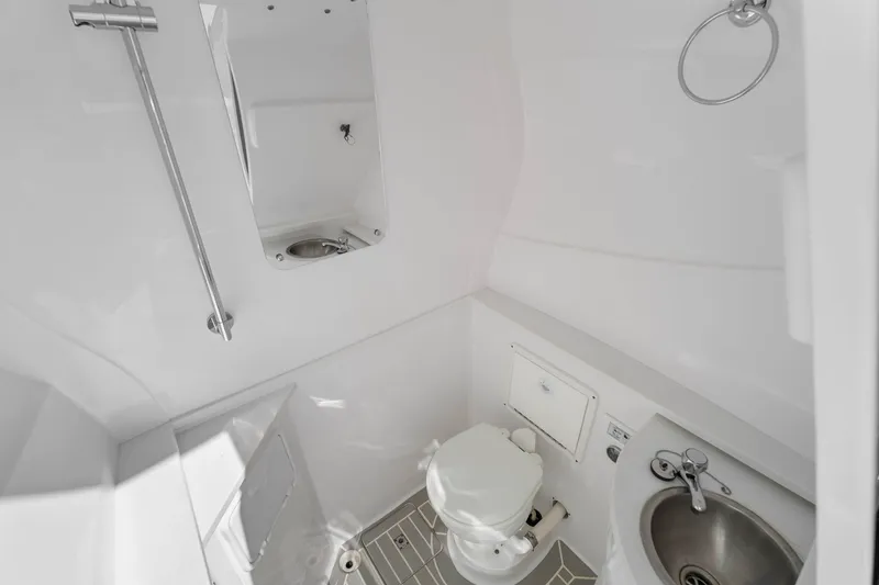 Slide: The Image of Intrepid 407 NOMAD FE 2024 - 42