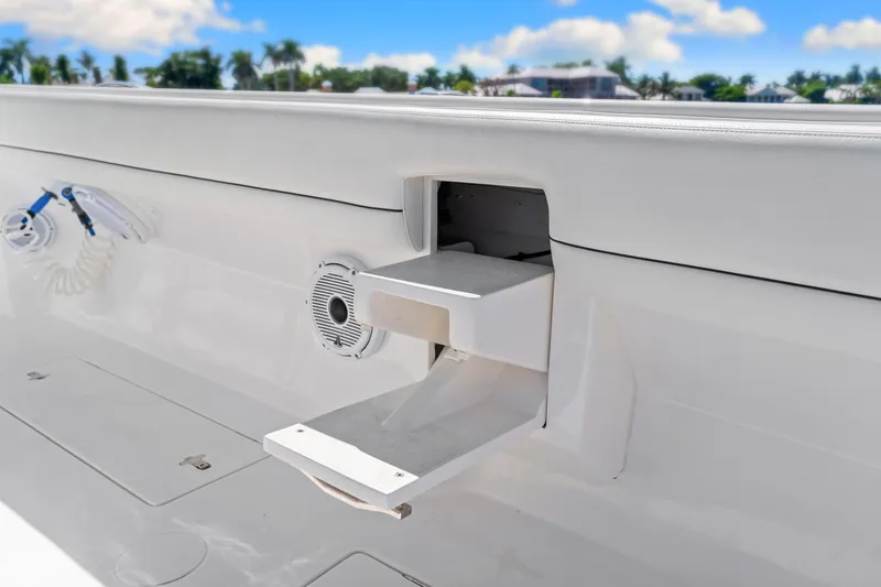 Slide: The Image of Intrepid 407 NOMAD FE 2024 - 53