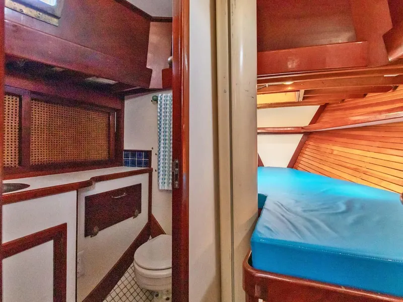 Slide: The Image of Fwd. Head and Cabin - 19