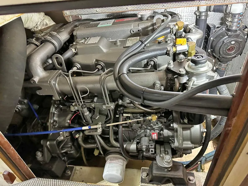 Slide: The Image of Yanmar Diesel, Side - 44