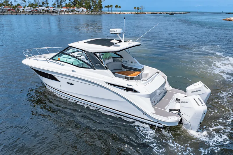 Slide: The Image of Sea Ray Sundancer 320 Outboard 2024 - 10