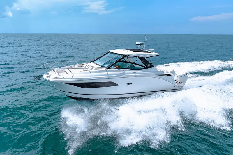 Slide: The Image of Sea Ray Sundancer 320 Outboard 2024 - 16