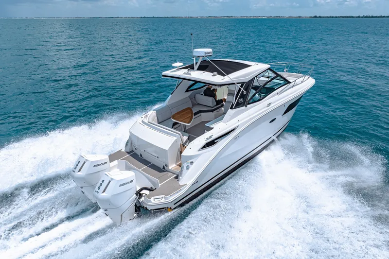 Slide: The Image of Sea Ray Sundancer 320 Outboard 2024 - 18