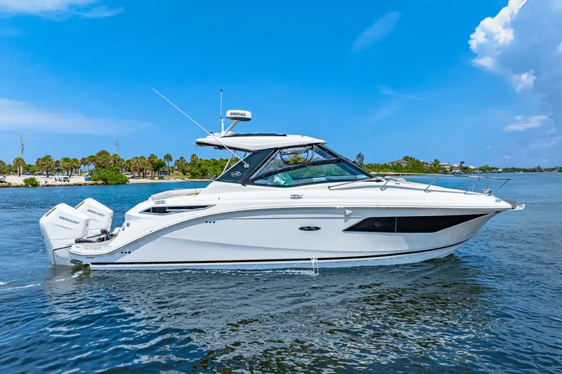 Slide: The Image of Sea Ray Sundancer 320 Outboard 2024 - 3