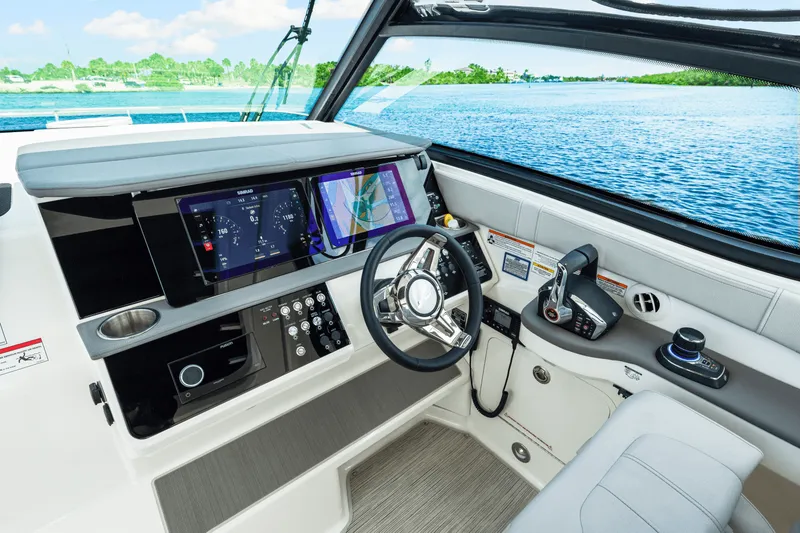 Slide: The Image of Sea Ray Sundancer 320 Outboard 2024 - 41
