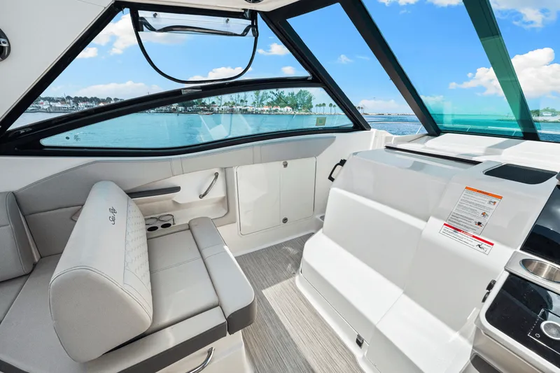 Slide: The Image of Sea Ray Sundancer 320 Outboard 2024 - 43