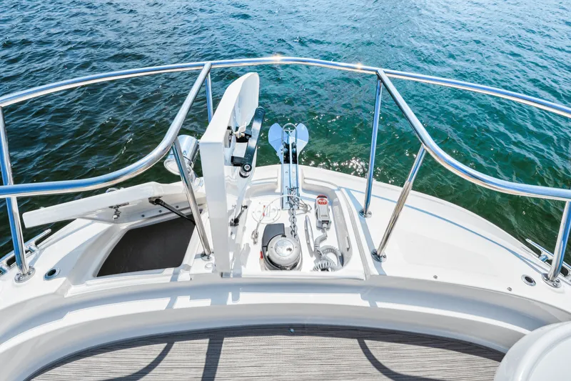 Slide: The Image of Sea Ray Sundancer 320 Outboard 2024 - 47
