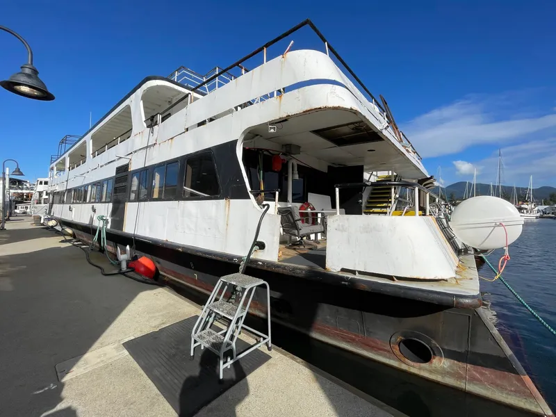Slide: The Image of Blount Custom Charter 1983 - 14