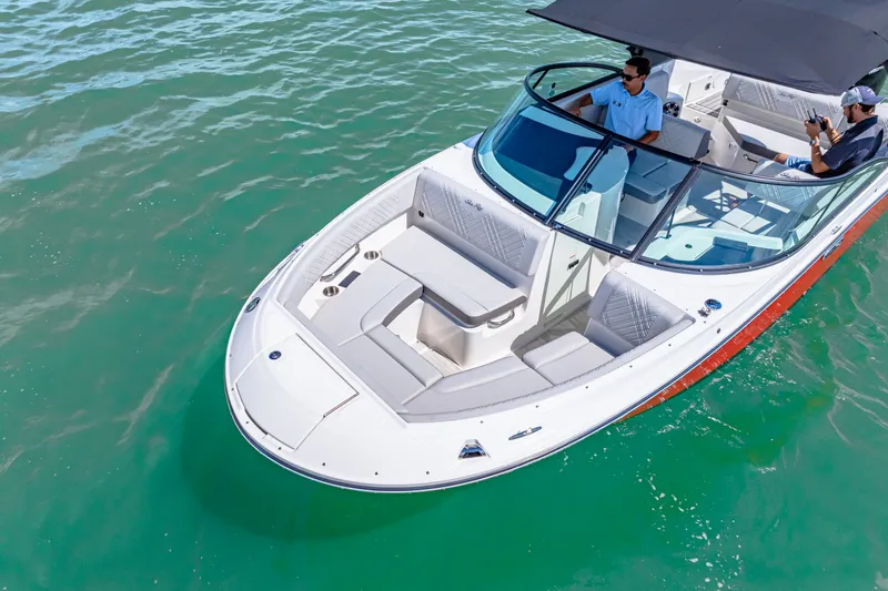 Slide: The Image of Sea Ray SDX 250 Outboard 2025 - 14