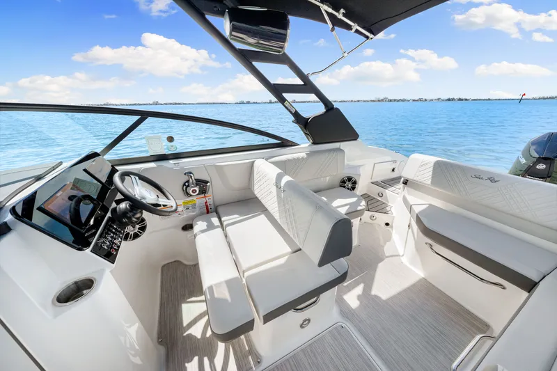 Slide: The Image of Sea Ray SDX 250 Outboard 2025 - 29