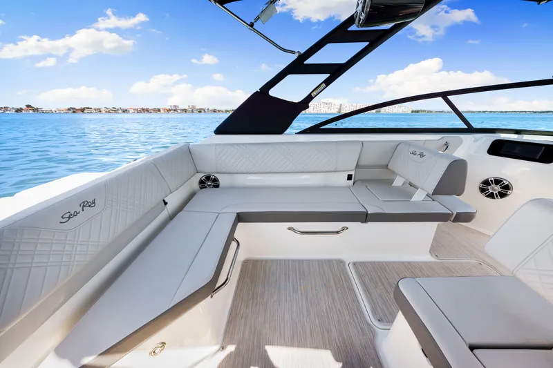 Slide: The Image of Sea Ray SDX 250 Outboard 2025 - 31