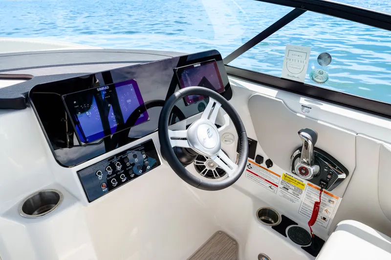 Slide: The Image of Sea Ray SDX 250 Outboard 2025 - 34