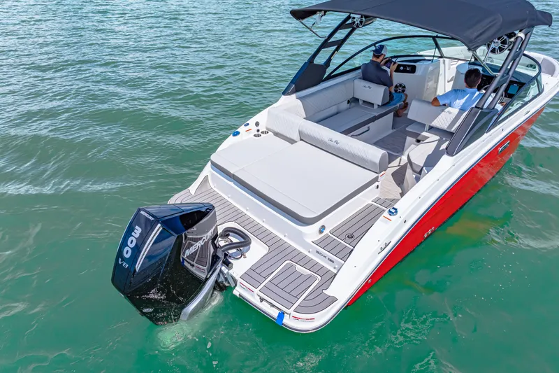 Slide: The Image of Sea Ray SDX 250 Outboard 2025 - 8