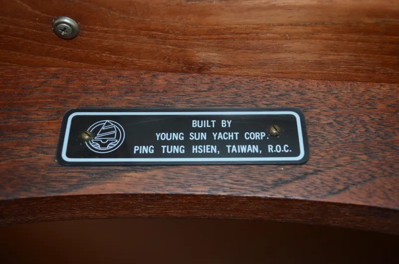 Slide: The Image of Plaque on 1982 Young Sun Cutter, built by Young Sun Yacht Corp, Taiwan. - 14