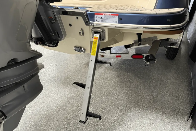 Slide: The Image of Chris-Craft LAUNCH 2021 - 22