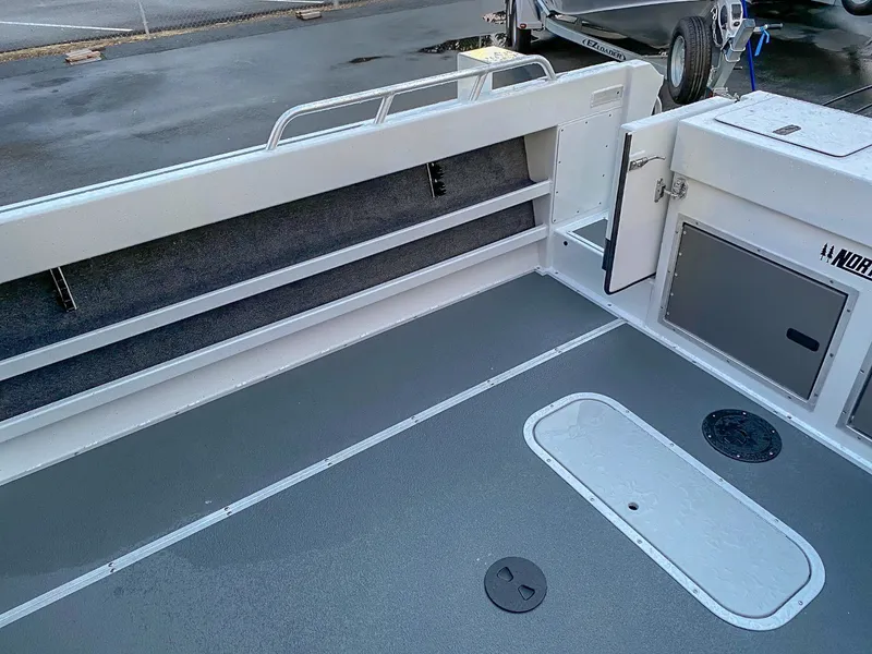 Slide: The Image of North River 22' Seahawk 2026 - 16