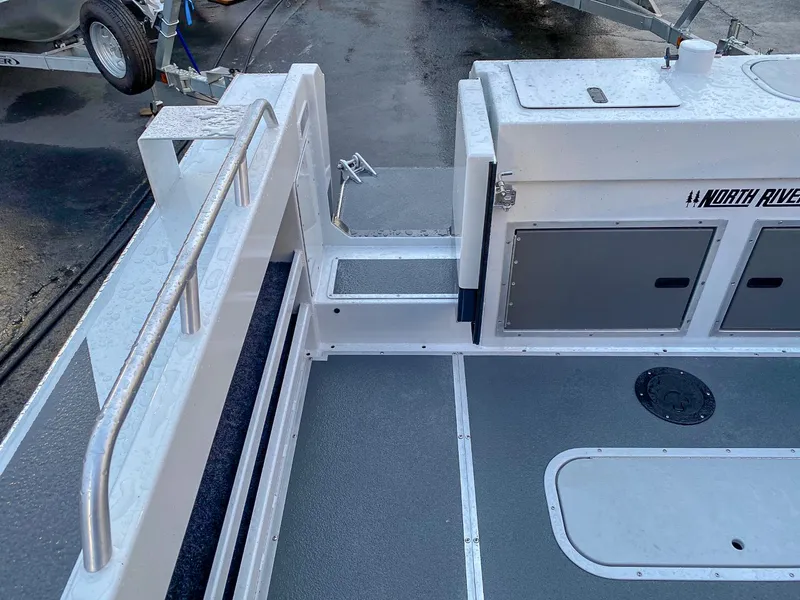 Slide: The Image of North River 22' Seahawk 2026 - 19