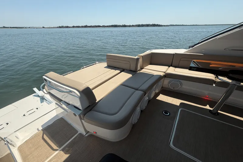Slide: The Image of Sea Ray 540 SUNDANCER 2016 - 25